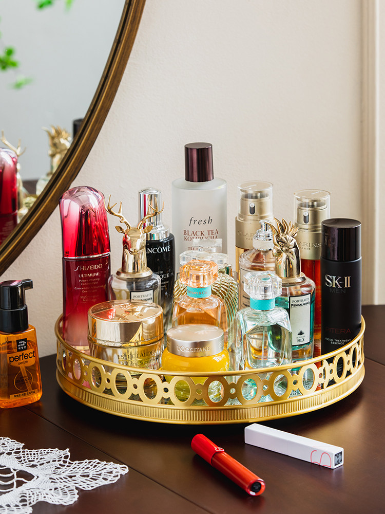 صينية تخزين دوارة فاخرة من الن - مراجعة High Luxury Skincare وسعره